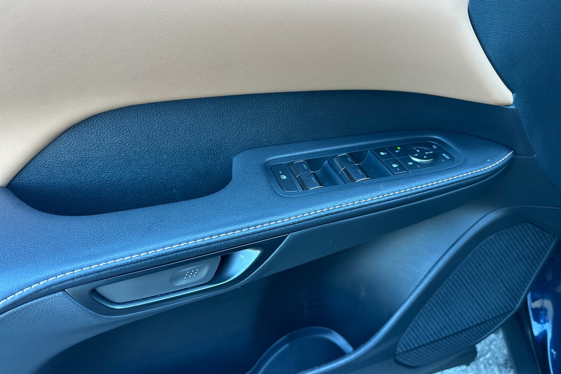 2025 Lexus RX 350 - Photo 14