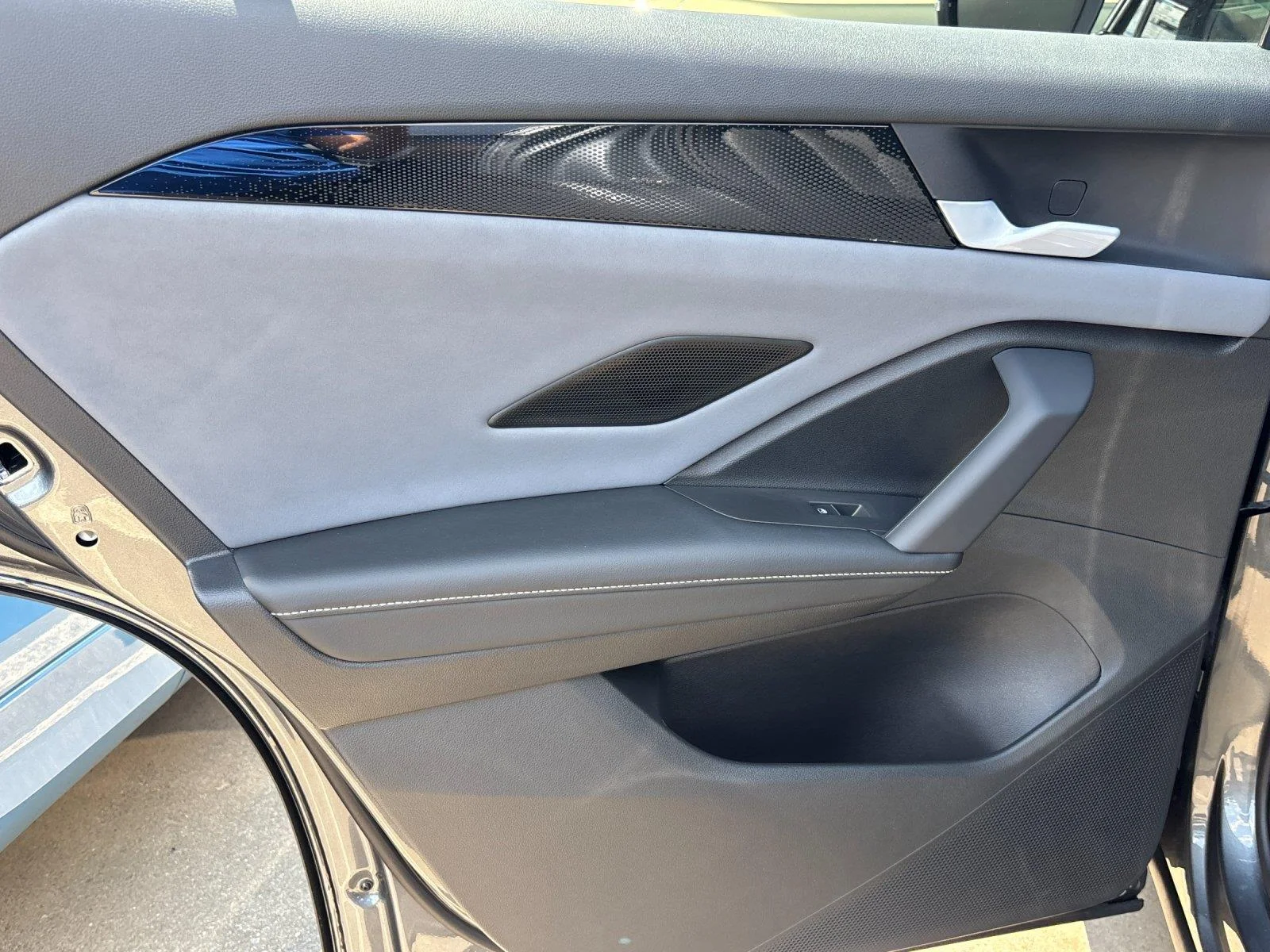 New 2026 platinum gray metallic Volkswagen SE image 31