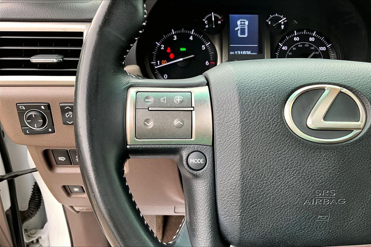 Used 2015 Starfire Pearl Lexus  image 22