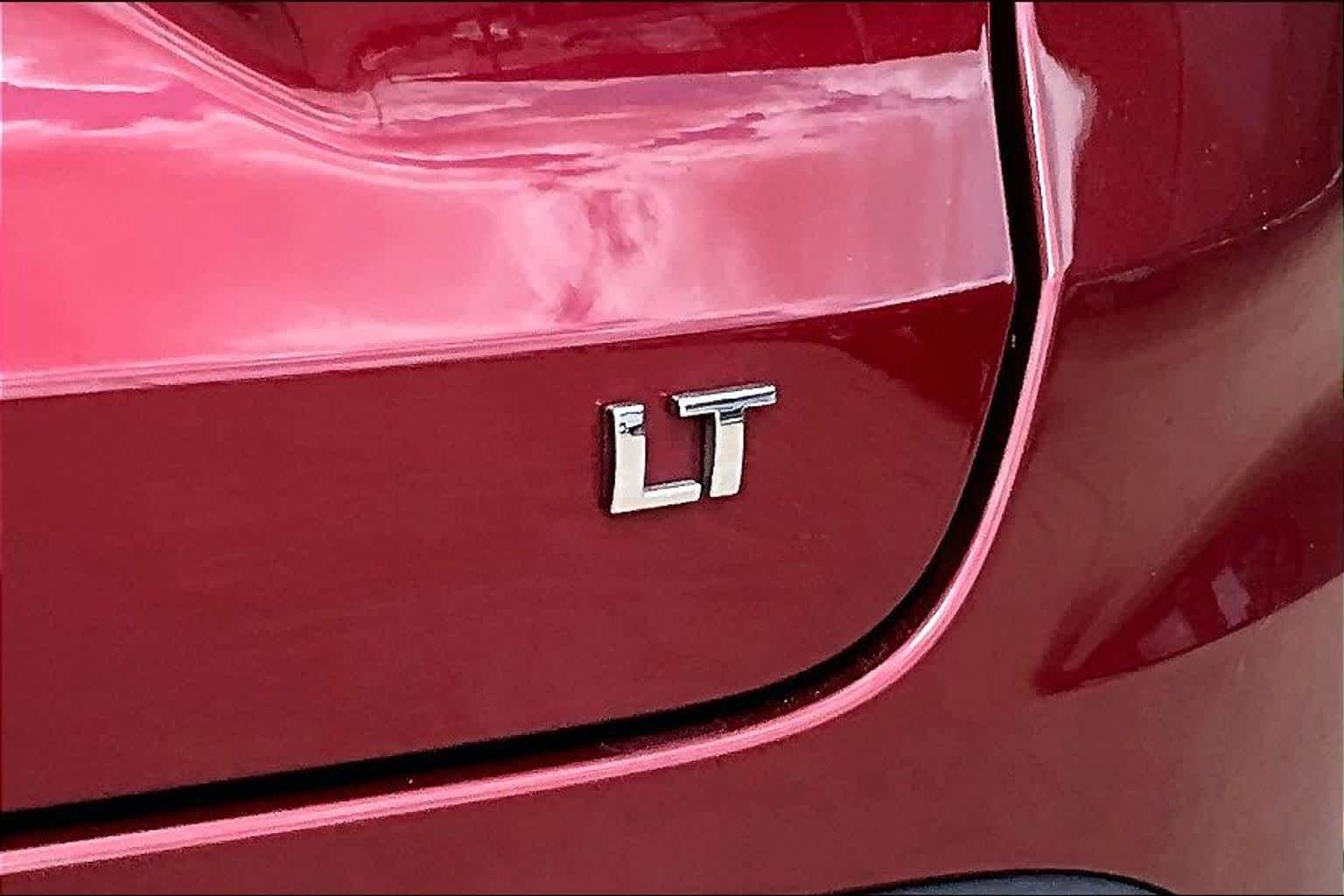 Used 2025 Crimson Metallic Chevrolet LT image 10