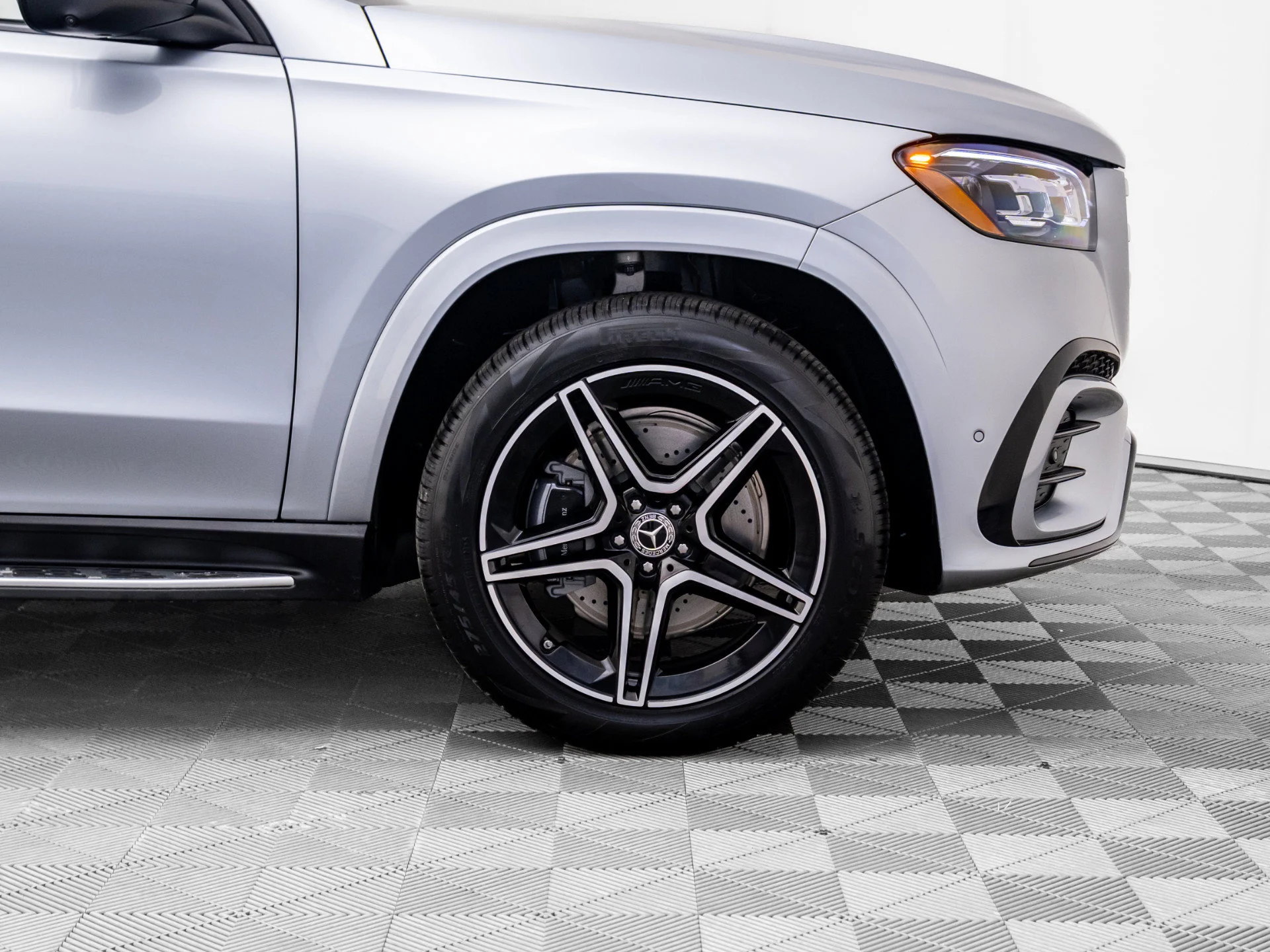New 2026 Silver Mercedes-Benz GLS 450 image 36
