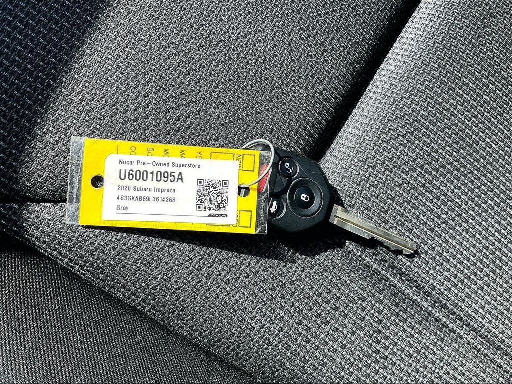 Used 2020 Ice Silver Metallic Subaru Base image 27