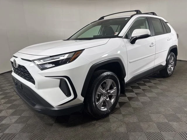 Used 2025 Ice Toyota XLE image 8