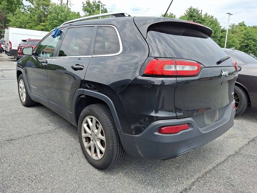 Used 2016 Black Jeep Latitude image 4