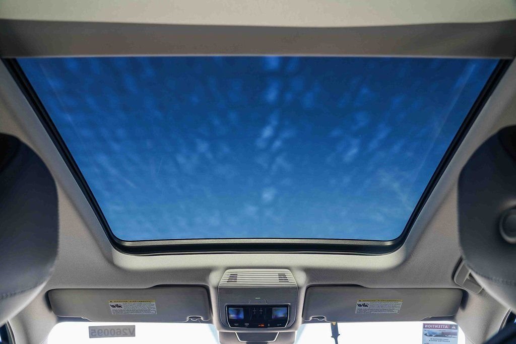 2026 Volkswagen Tiguan SE - Photo 16