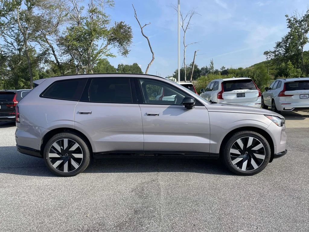 New 2026 Aurora Silver Volvo Ultra image 30