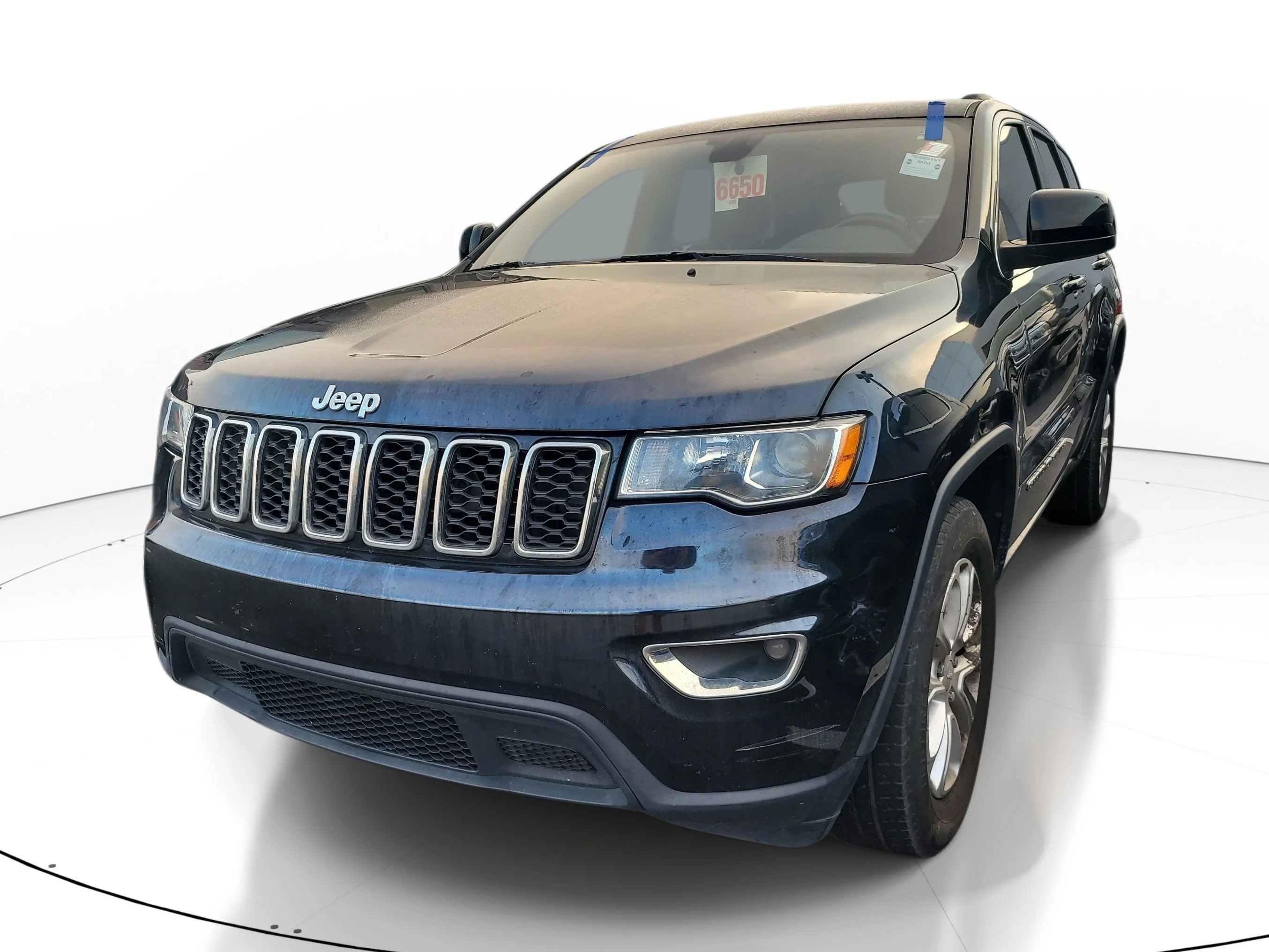 Used 2021 Diamond Black Crystal Pearlcoat Jeep Laredo E image 3