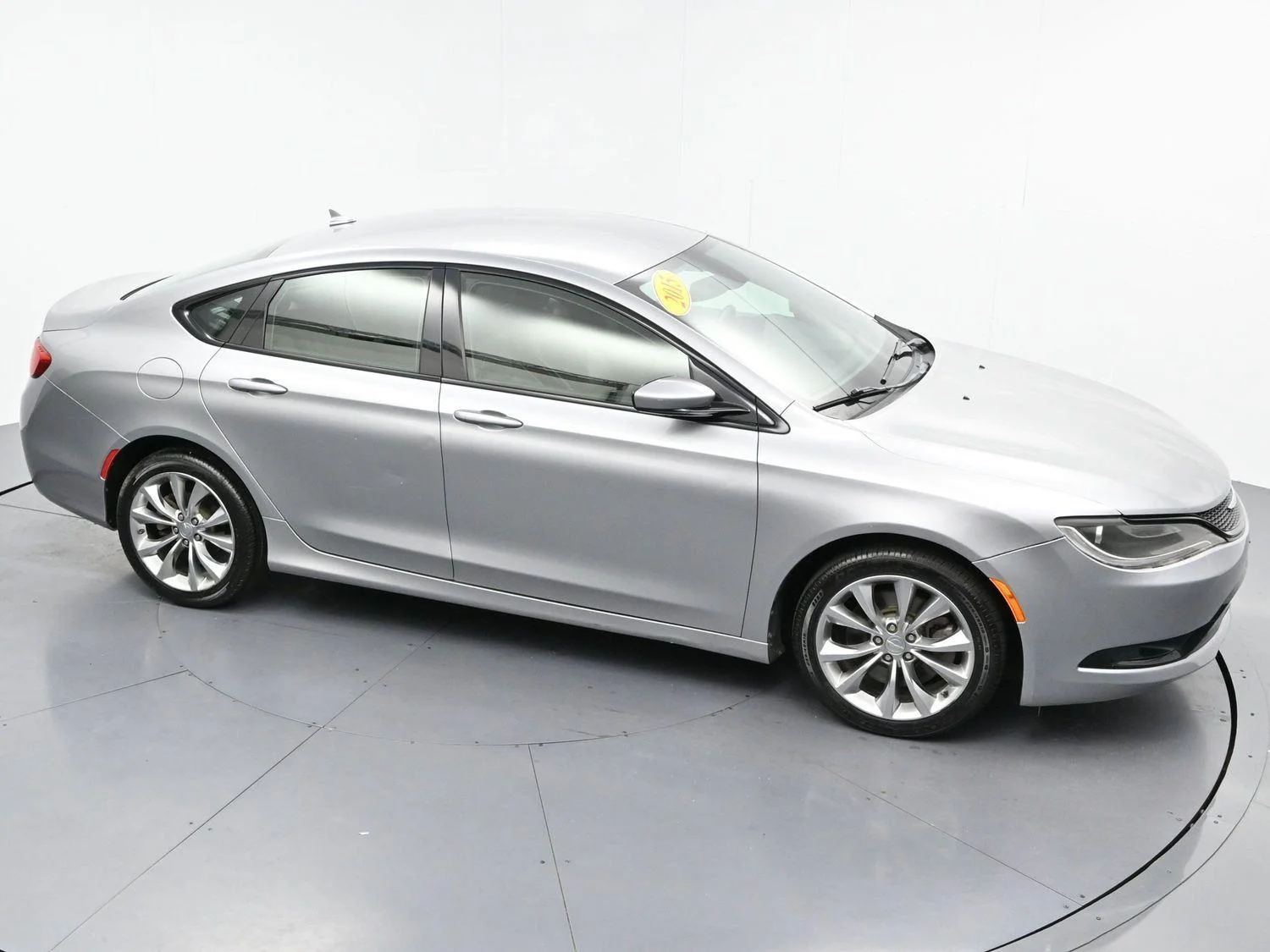 Used 2015 Billet Silver Metallic Clearcoat Chrysler S image 35