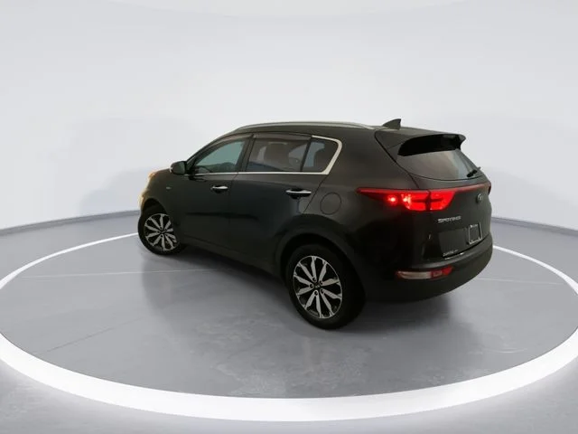 Used 2017 Red Kia EX image 4