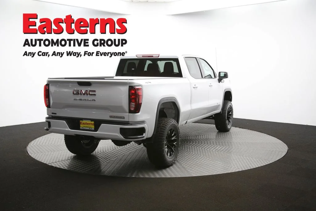 Used 2025 White GMC Elevation image 38