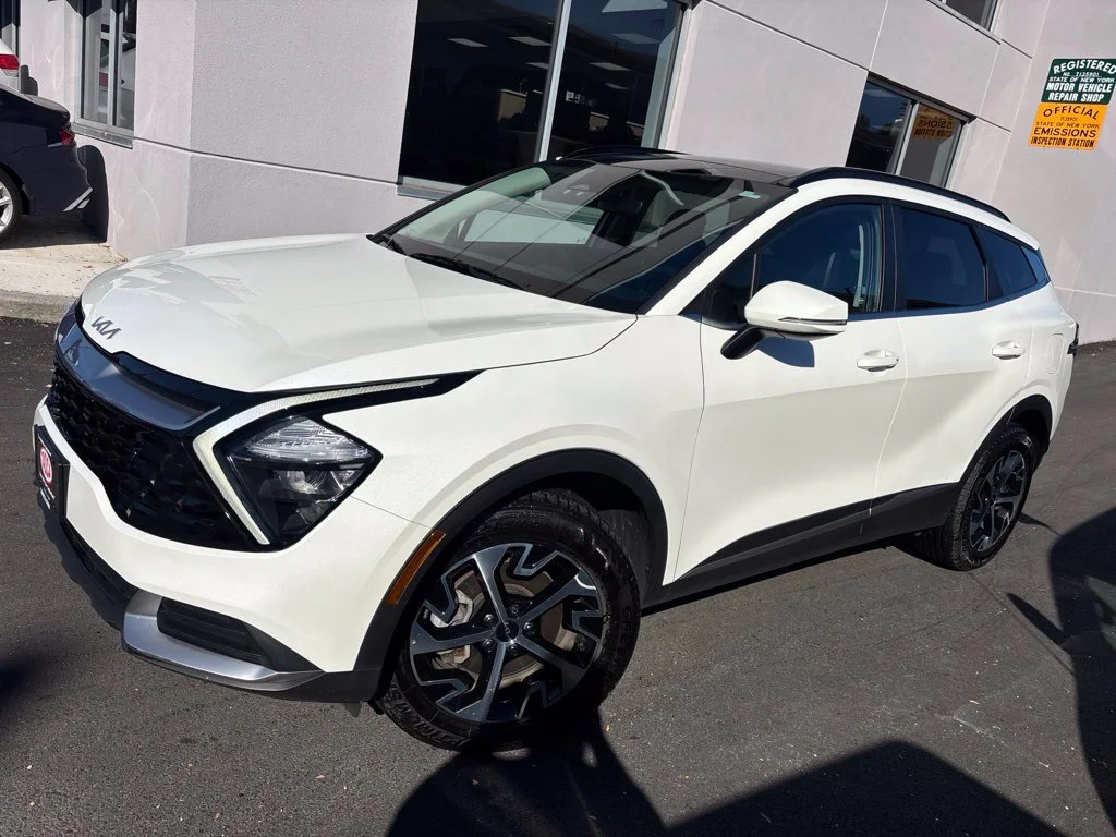 Used 2023 White Kia EX image 1