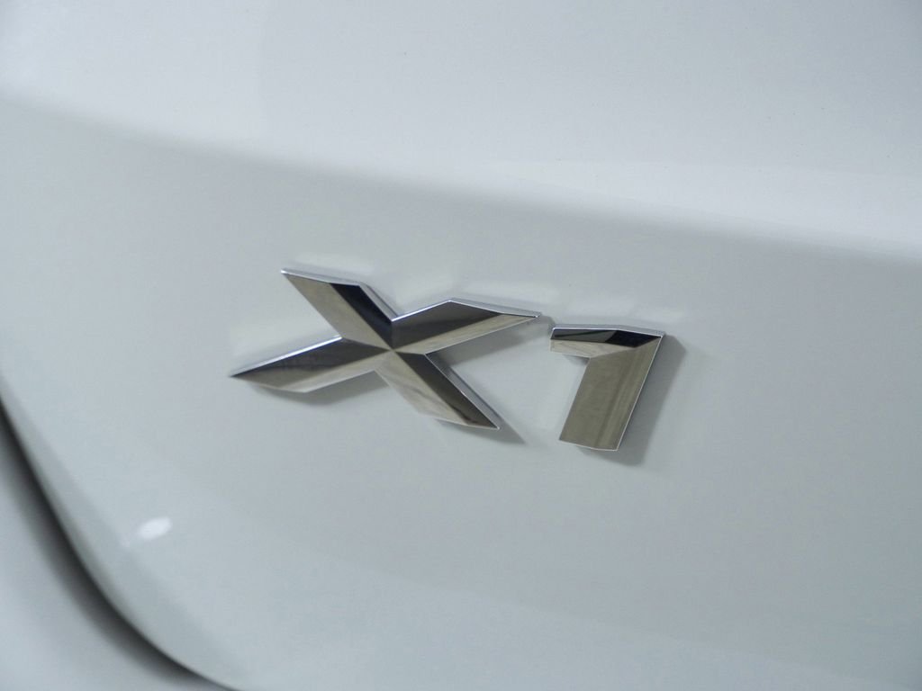 Used 2026 Alpine White BMW xDrive28i image 14