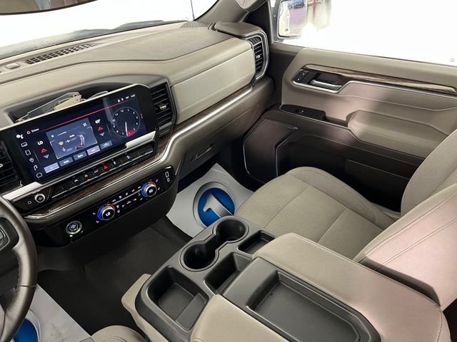 Used 2024 White GMC SLE image 30