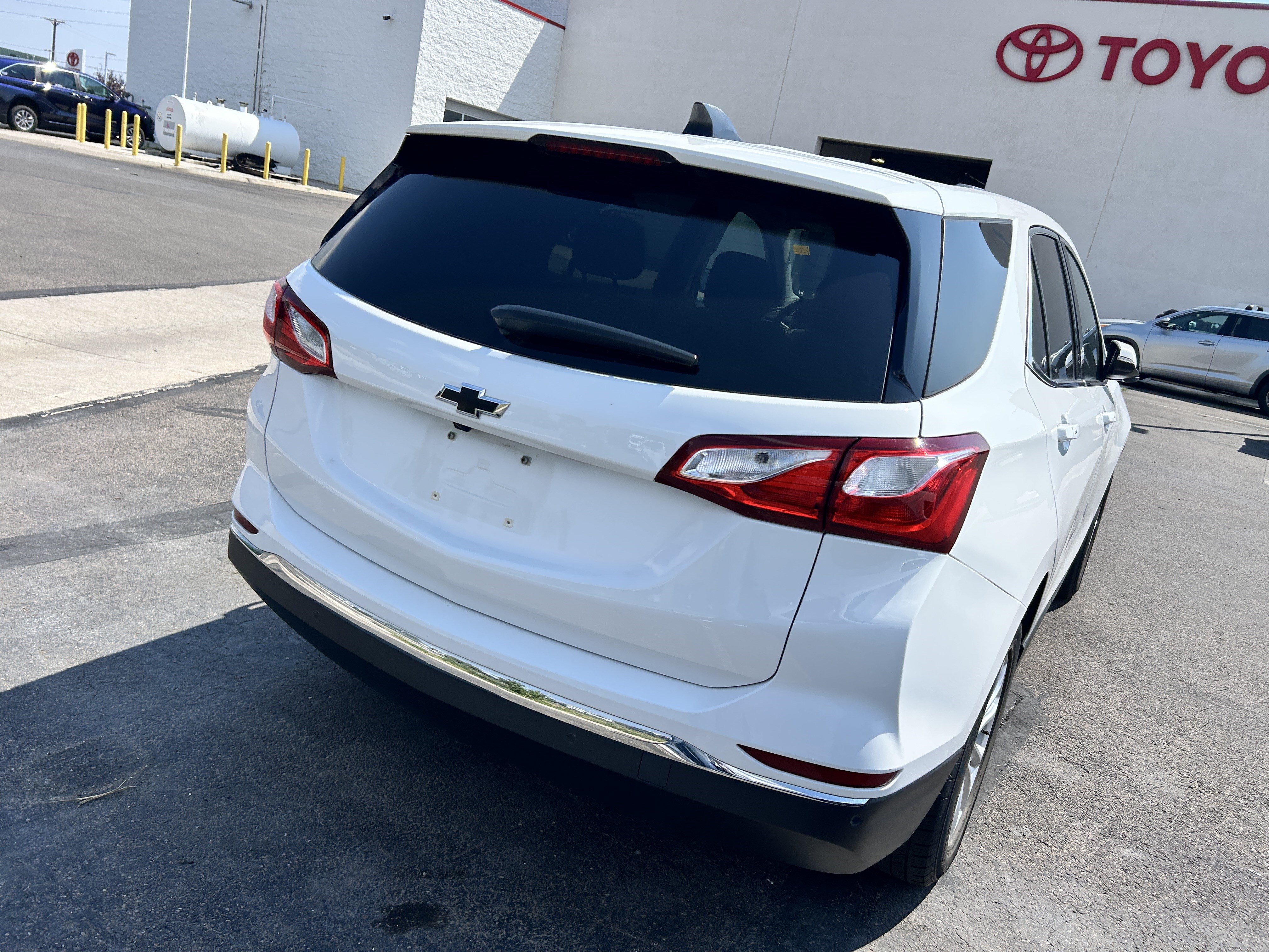 Used 2018 Summit White Chevrolet LT image 5