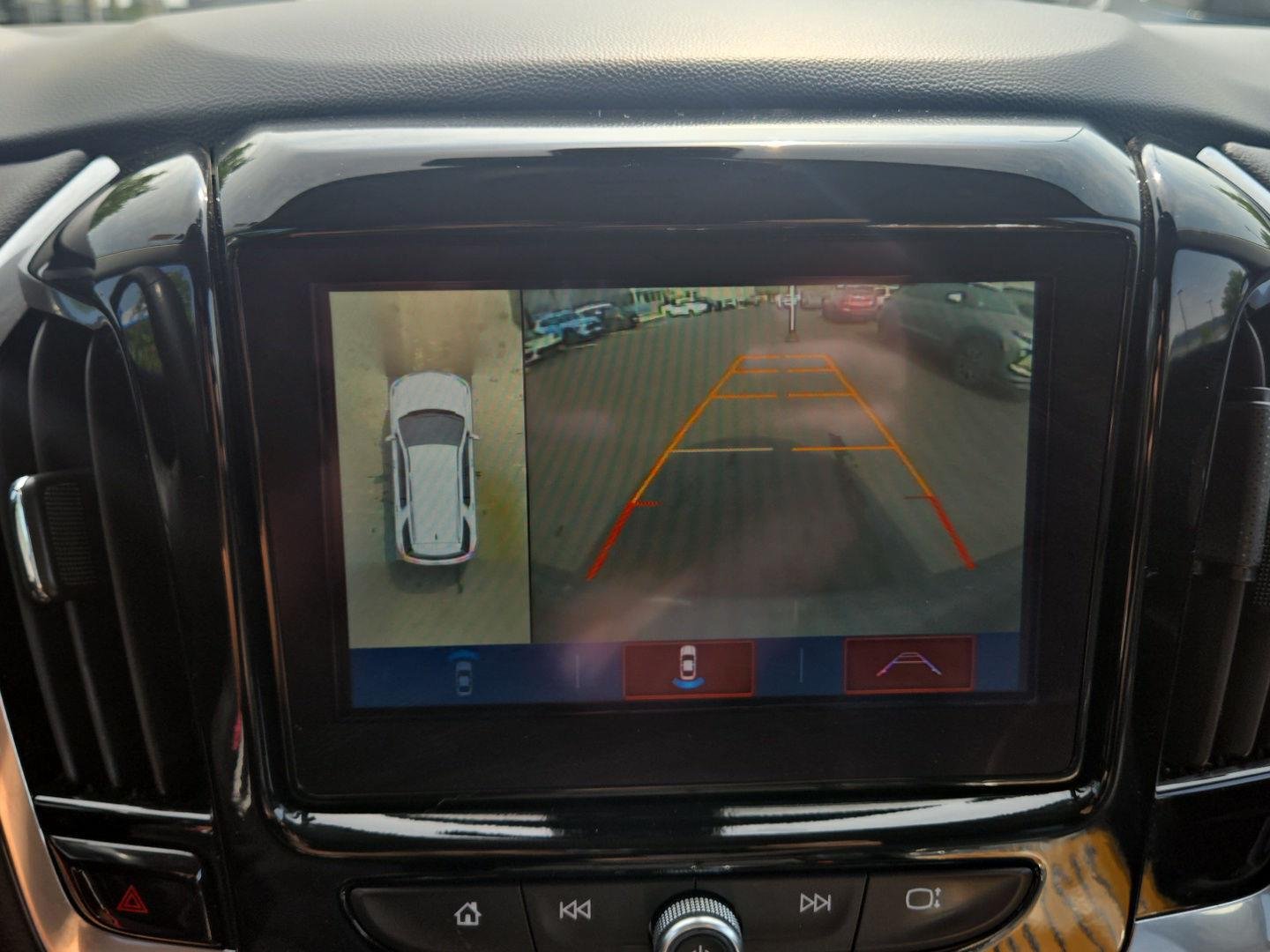 Used 2019 Pepperdust Metallic Chevrolet LT Leather image 4