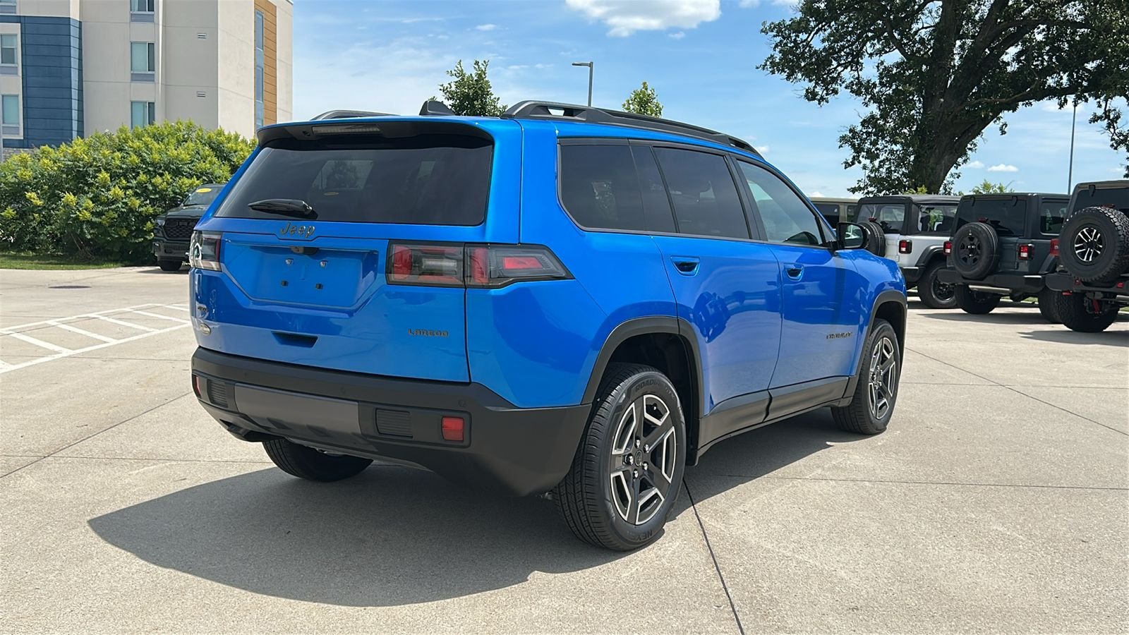 New 2026 Hydro Blue Pearlcoat Jeep Laredo image 4