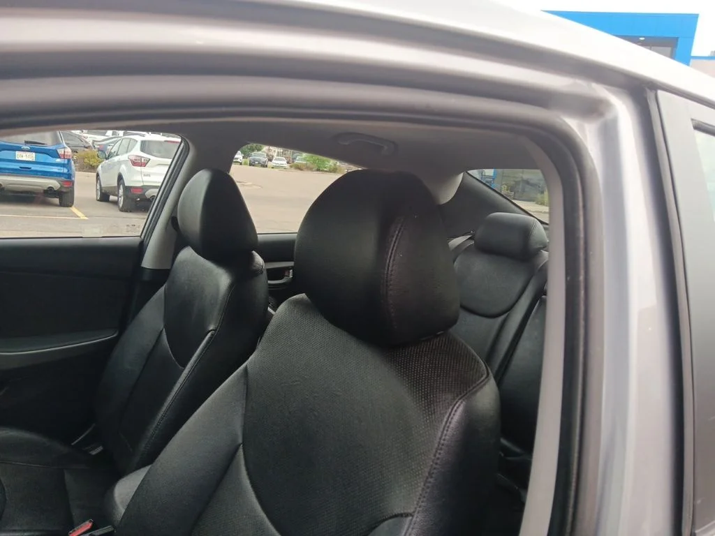 Used 2015 Titanium Gray Metallic Hyundai Limited image 29