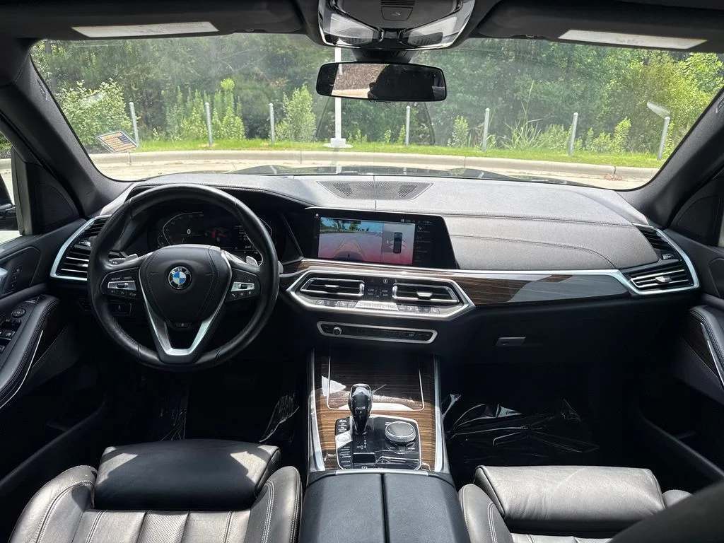 Used 2019 Gray Metallic BMW xDrive40i image 16