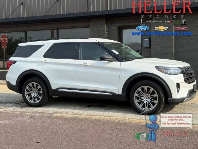 Used 2025 White Metallic Ford Active image 1