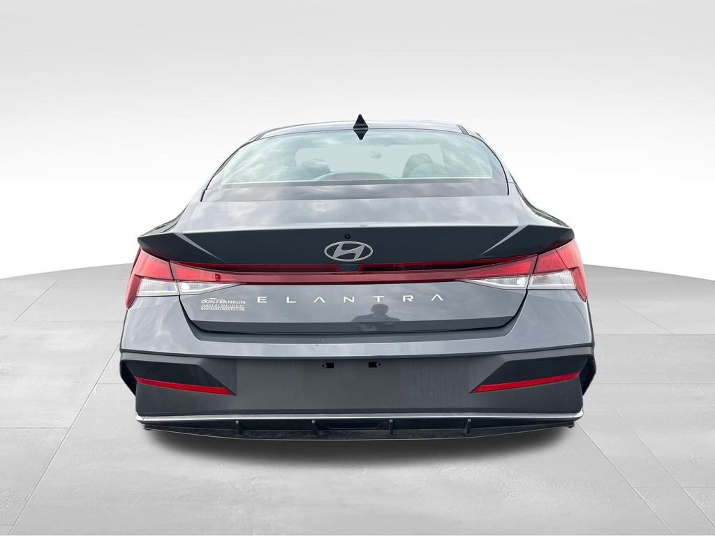Used 2024 Gray Hyundai SE image 5