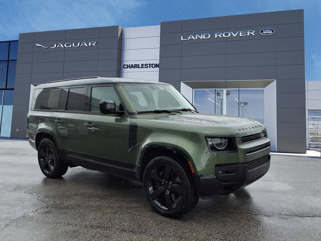 New 2026 Woolstone Green Metallic Land Rover X-Dynamic SE image 7