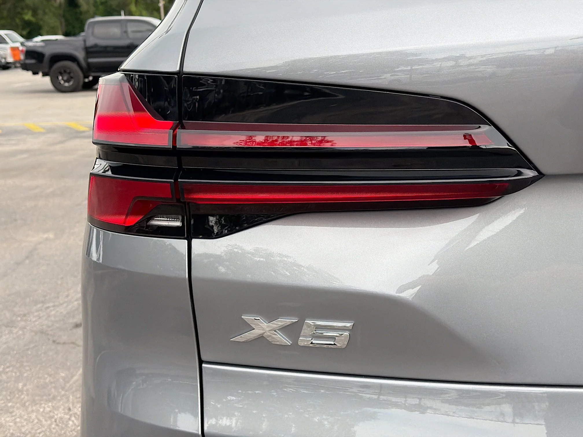 New 2026 Skyscraper Grey Metallic BMW xDrive40i image 11