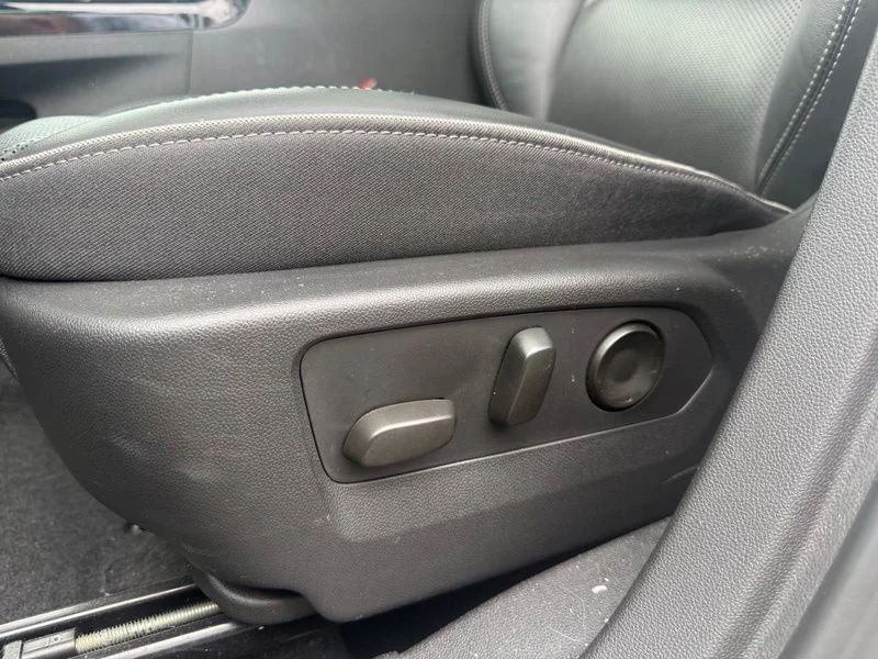 Used 2021 White Buick Essence image 4