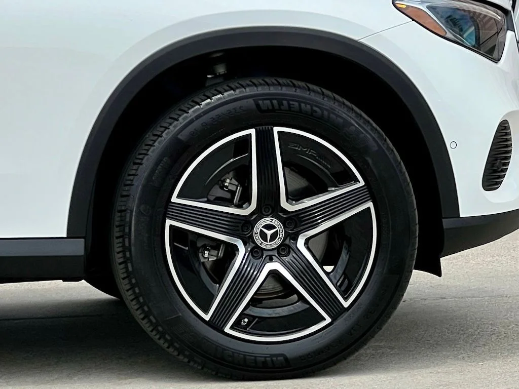 Certified Used 2026  Mercedes-Benz GLC 300 image 12