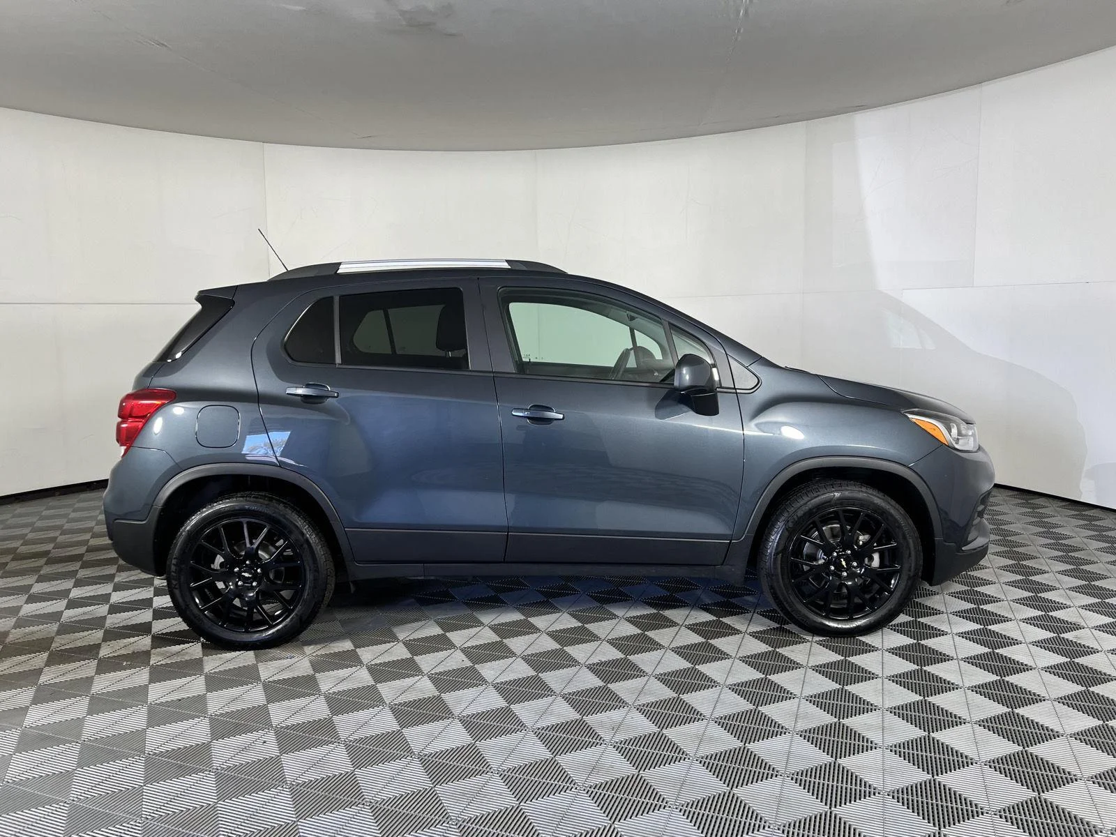 Used 2022 Shadow Gray Metallic Chevrolet LT image 20