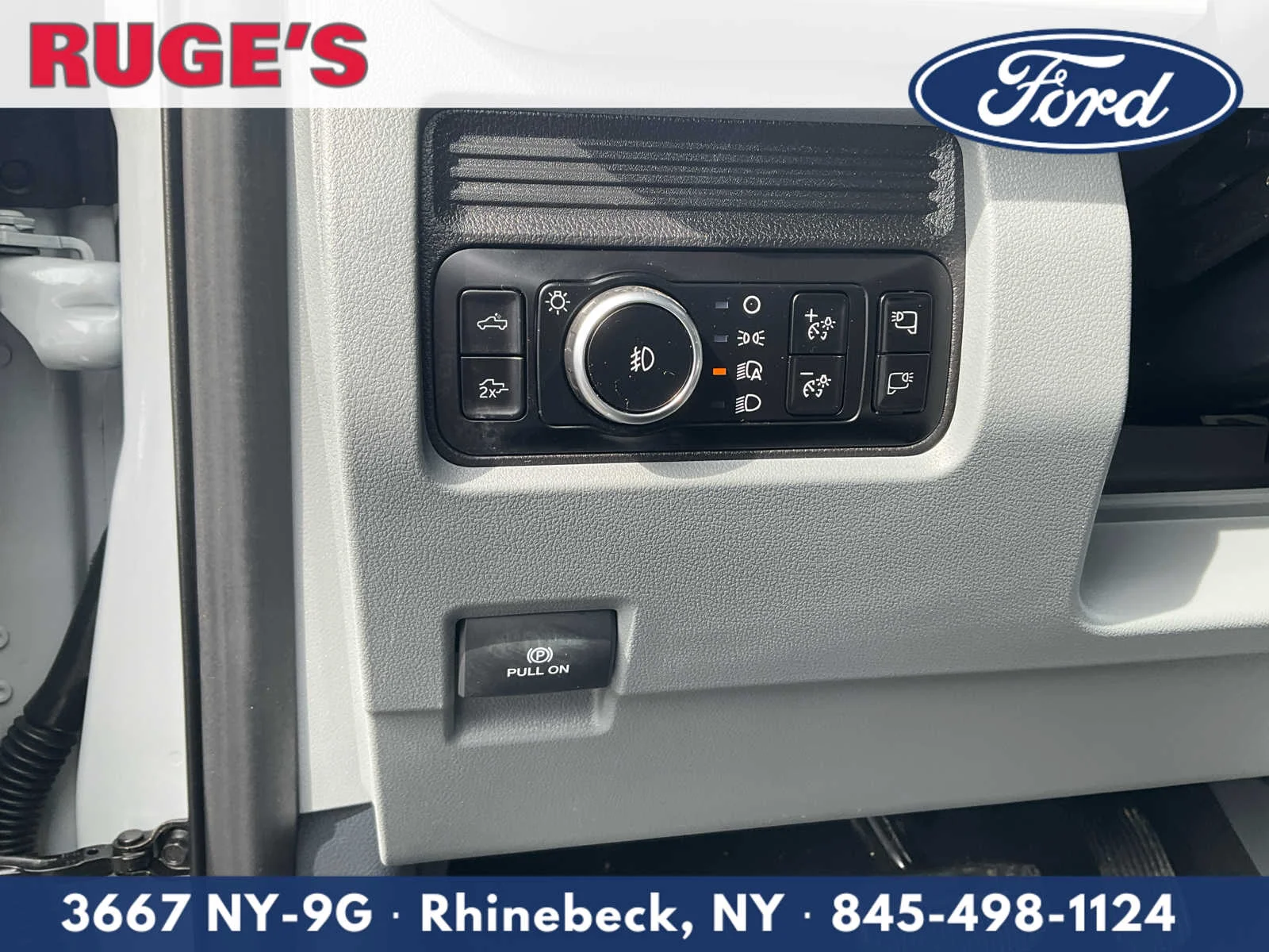 Used 2025 Avalanche Gray Ford XLT image 19