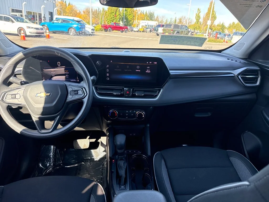 Certified Used 2025 Blue Chevrolet LT image 6