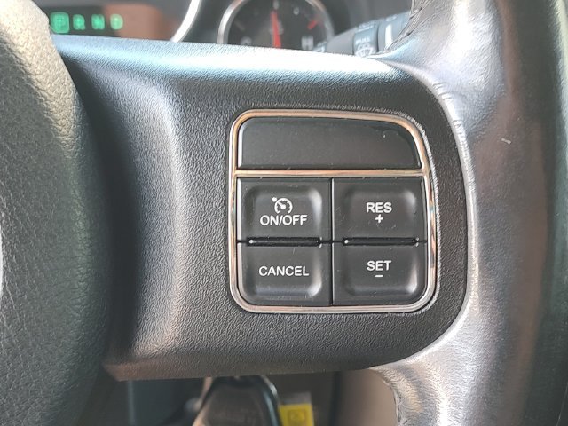 Used 2013 Green Jeep Unlimited Sport image 17