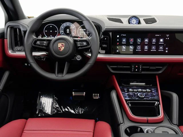 Certified Used 2025  Porsche S image 18
