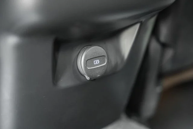 Used 2022 Denim Blue Volvo Momentum image 33