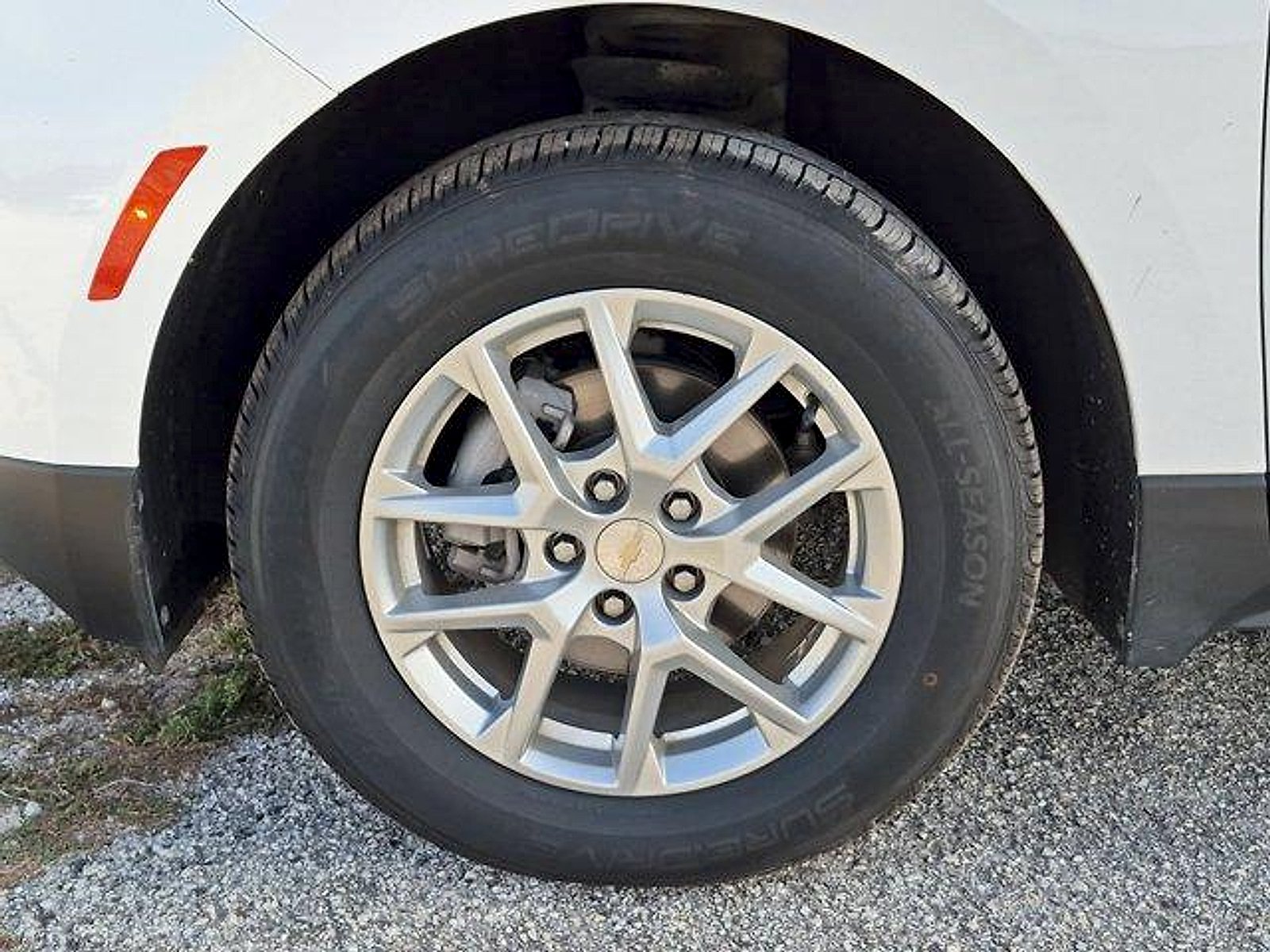 2024 Chevrolet Equinox LT - Photo 31