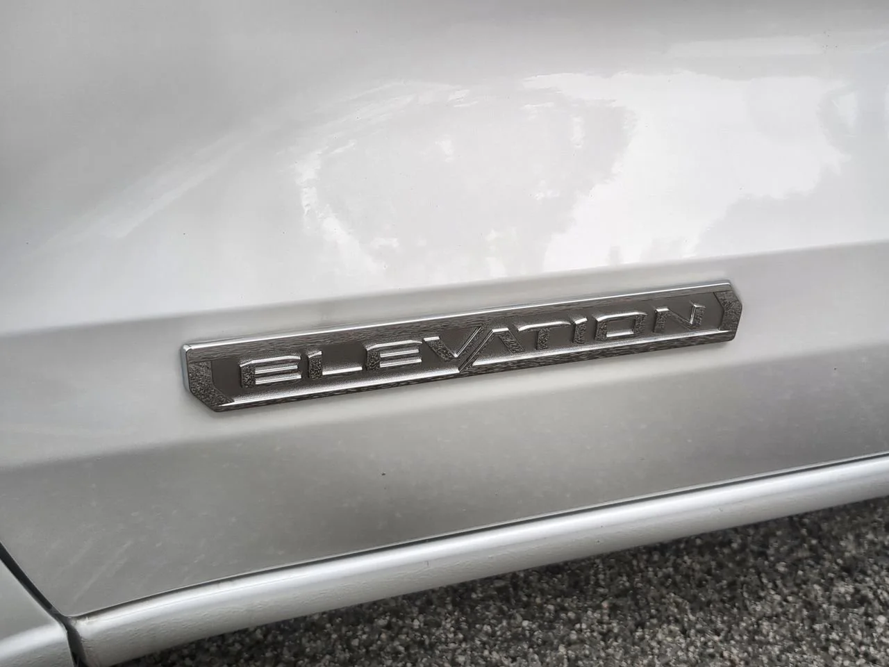 New 2026 Summit White GMC Elevation image 31