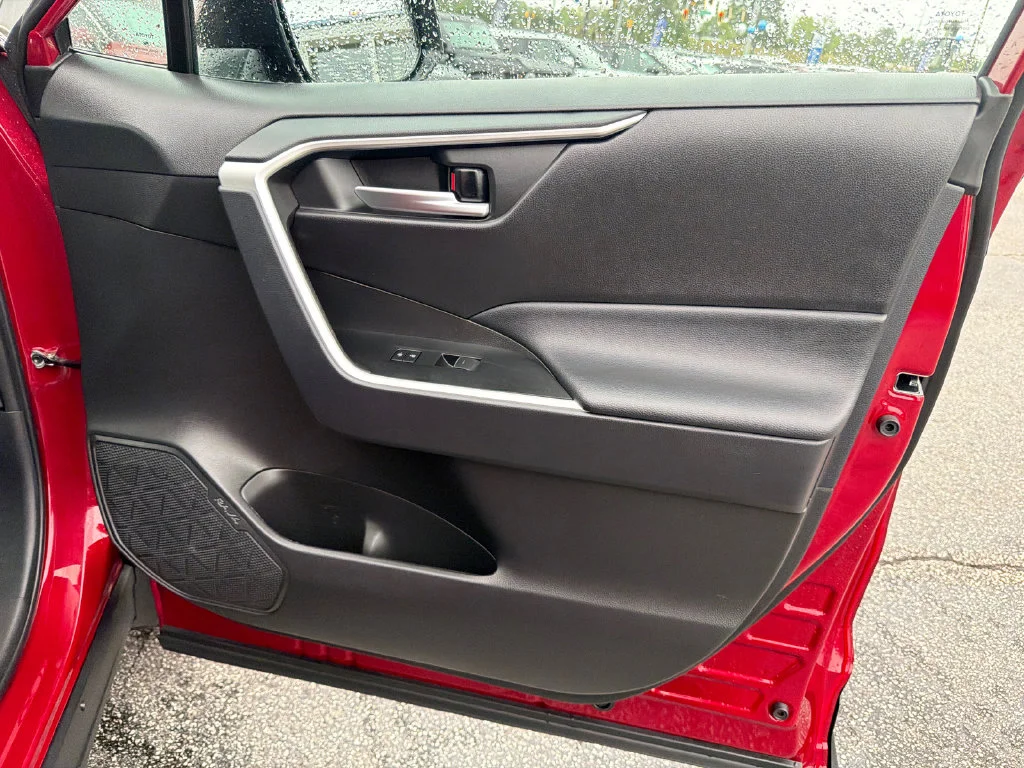Used 2025 Red Toyota XLE Premium image 14