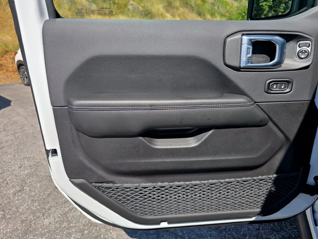New 2027 White Jeep Rewind 4x4 image 36