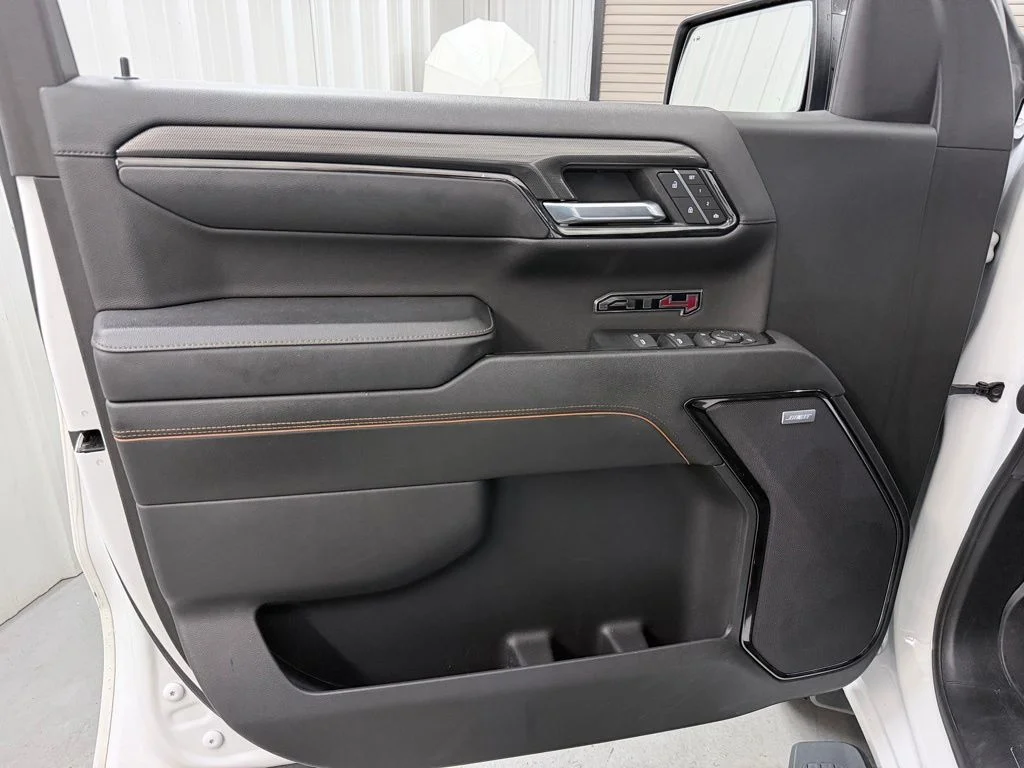Used 2023 White GMC AT4 image 11
