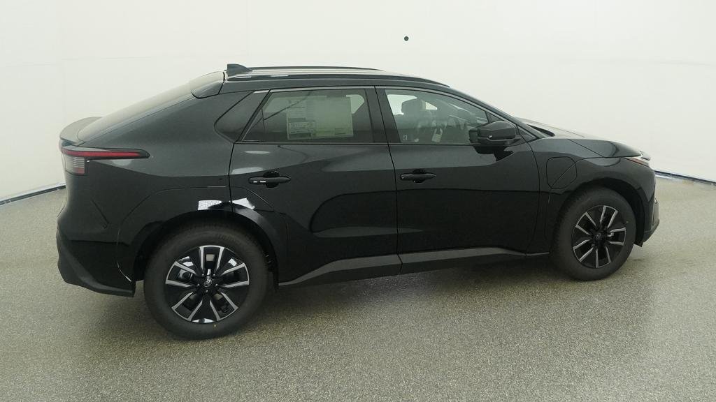 New 2026 Midnight Black Metallic Toyota XLE image 16