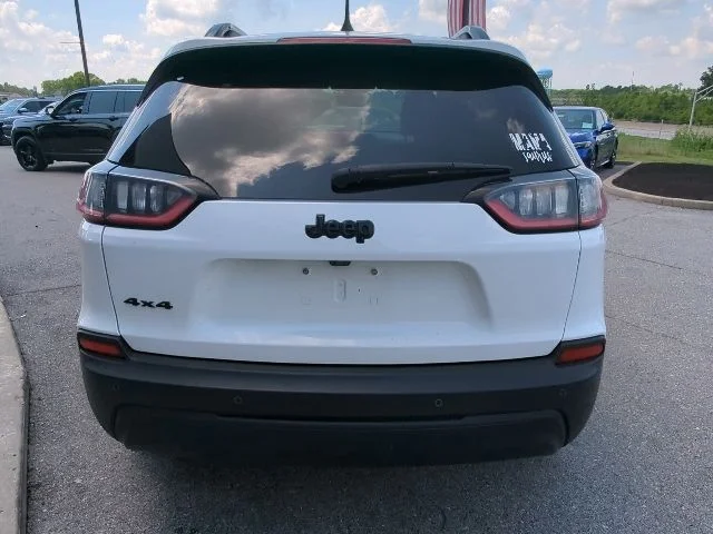 Certified Used 2021 White Jeep Latitude Plus image 28