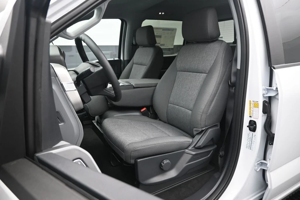 New 2026 Oxford White Ford XL image 8