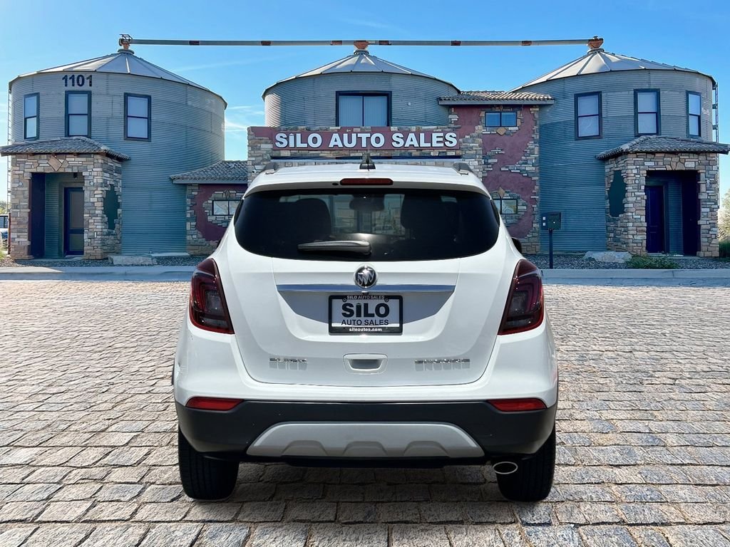 Used 2017 White Buick Preferred II image 4