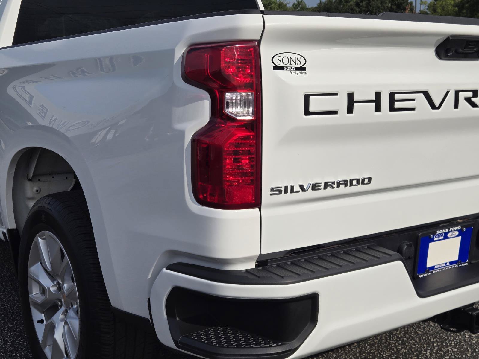 Used 2025 Summit White Chevrolet Custom image 11