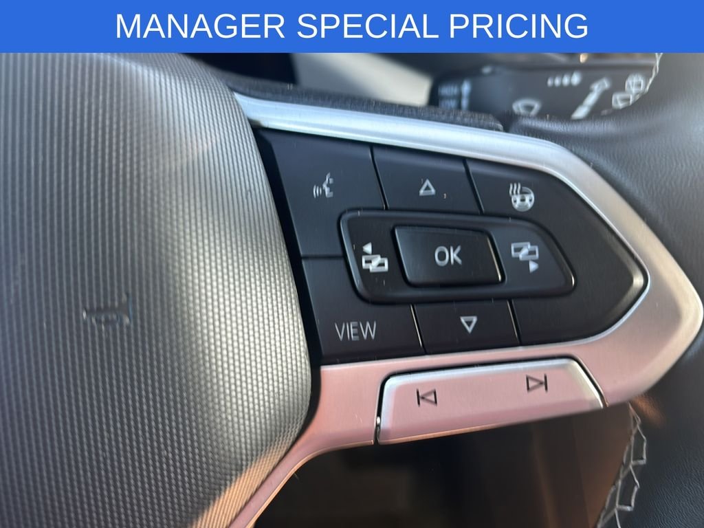 Used 2022 Gray Volkswagen 1.5T SEL image 23