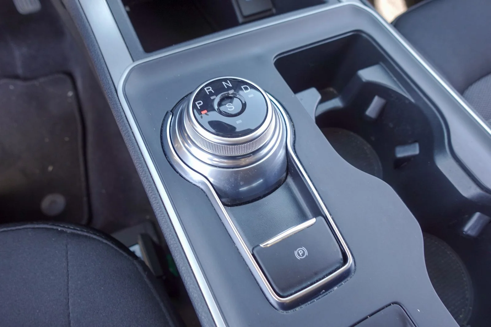 Used 2022 Blue Metallic Ford SE image 20