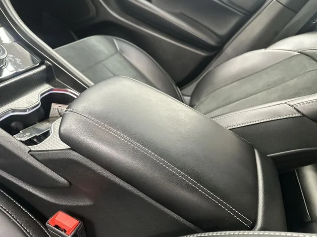 Used 2025 Red Jeep Altitude image 22