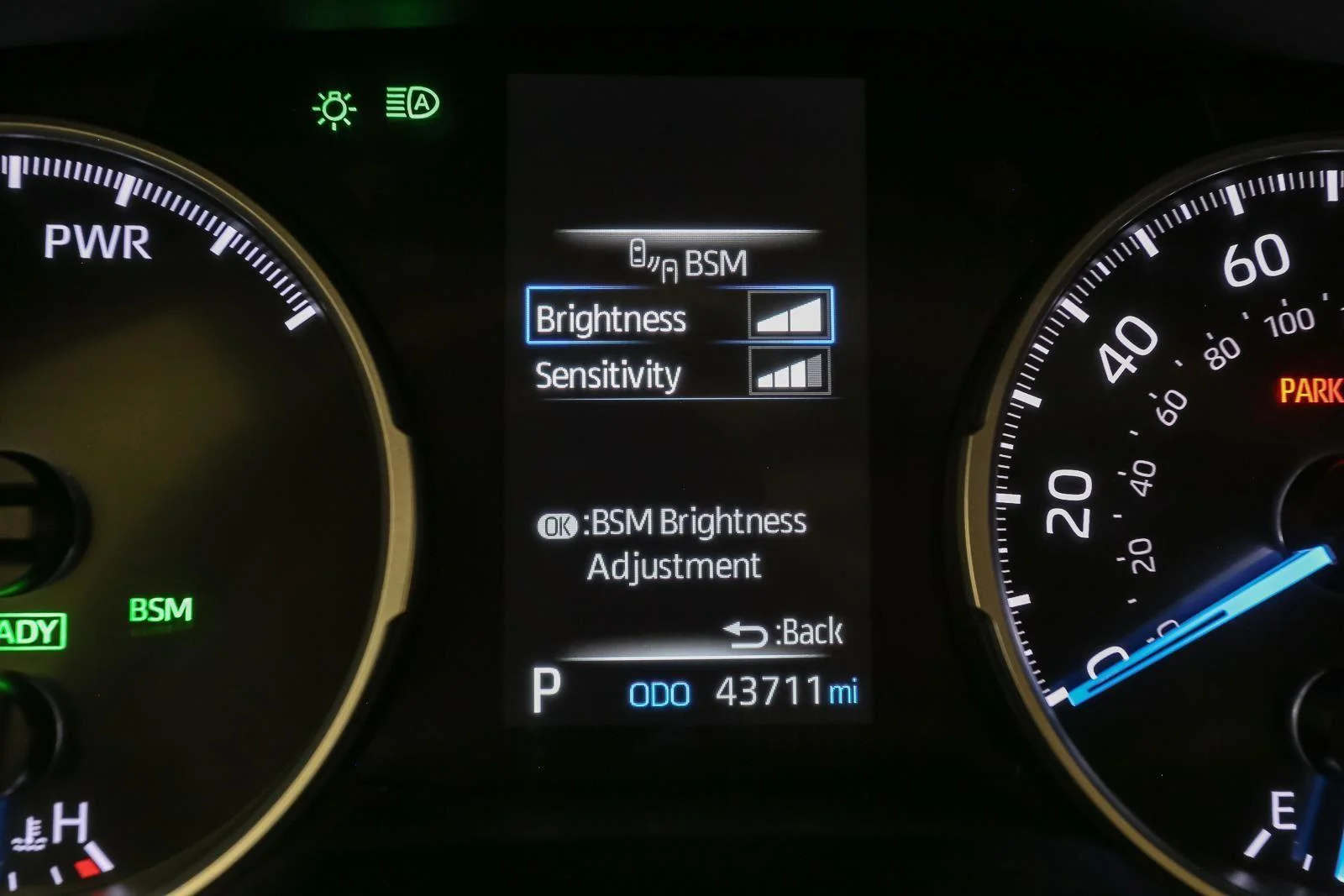 Certified Used 2022 White Toyota XLE image 40
