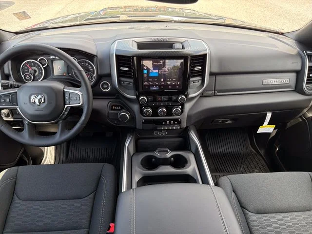 New 2026 Diamond Black Crystal Pearl-Coat Exterior Paint RAM Big Horn/Lone Star image 7