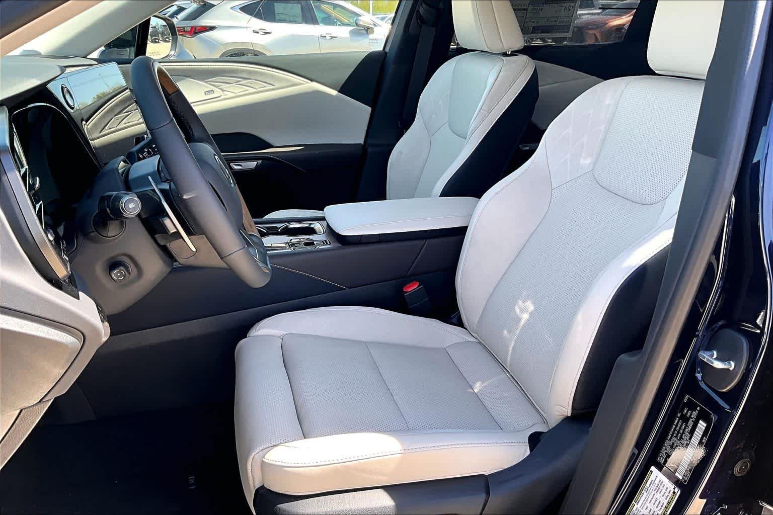 2026 Lexus RX 350 Luxury - Photo 17